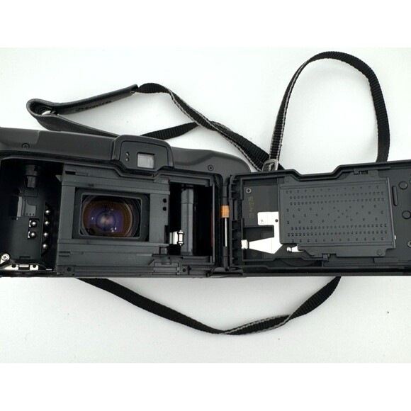 Canon Sure Shot Z135 35mm Point & Shoot Film Camera with Manual and bag - Picture 6 of 6